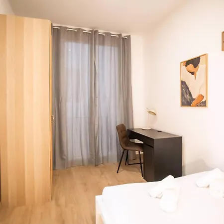 2esc1067 - Magnific 2br Flat In The Gothic Distric * برشلونة
